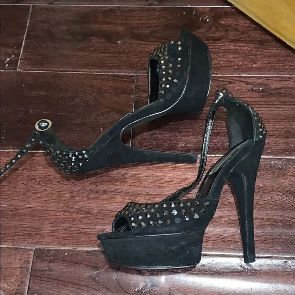 Black high Steve Madden heels
